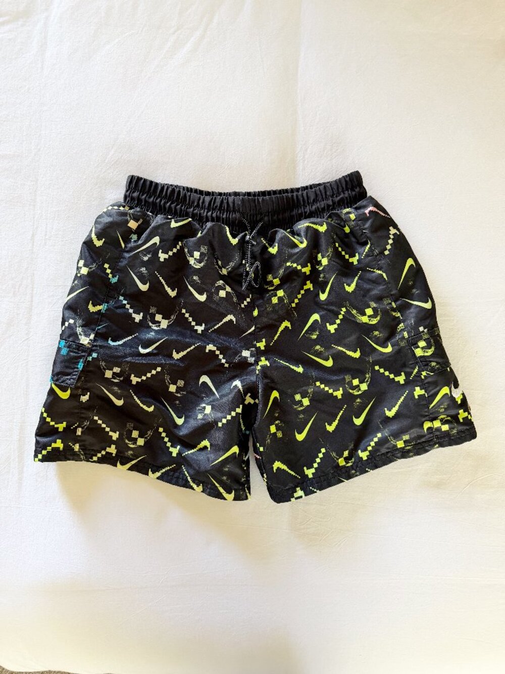 Nike Digi Swoosh Ombré Swim Trunks • Boys XL (13/15 Years)